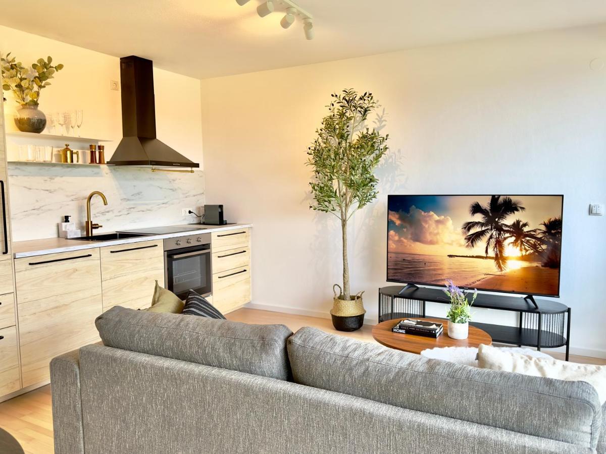 Flair Apartments Vorarlberg - Stilvolles Wohnen Nahe Bodensee & Alpen - Kueche, Balkon & Gratis Parkplatz بريجنتس المظهر الخارجي الصورة