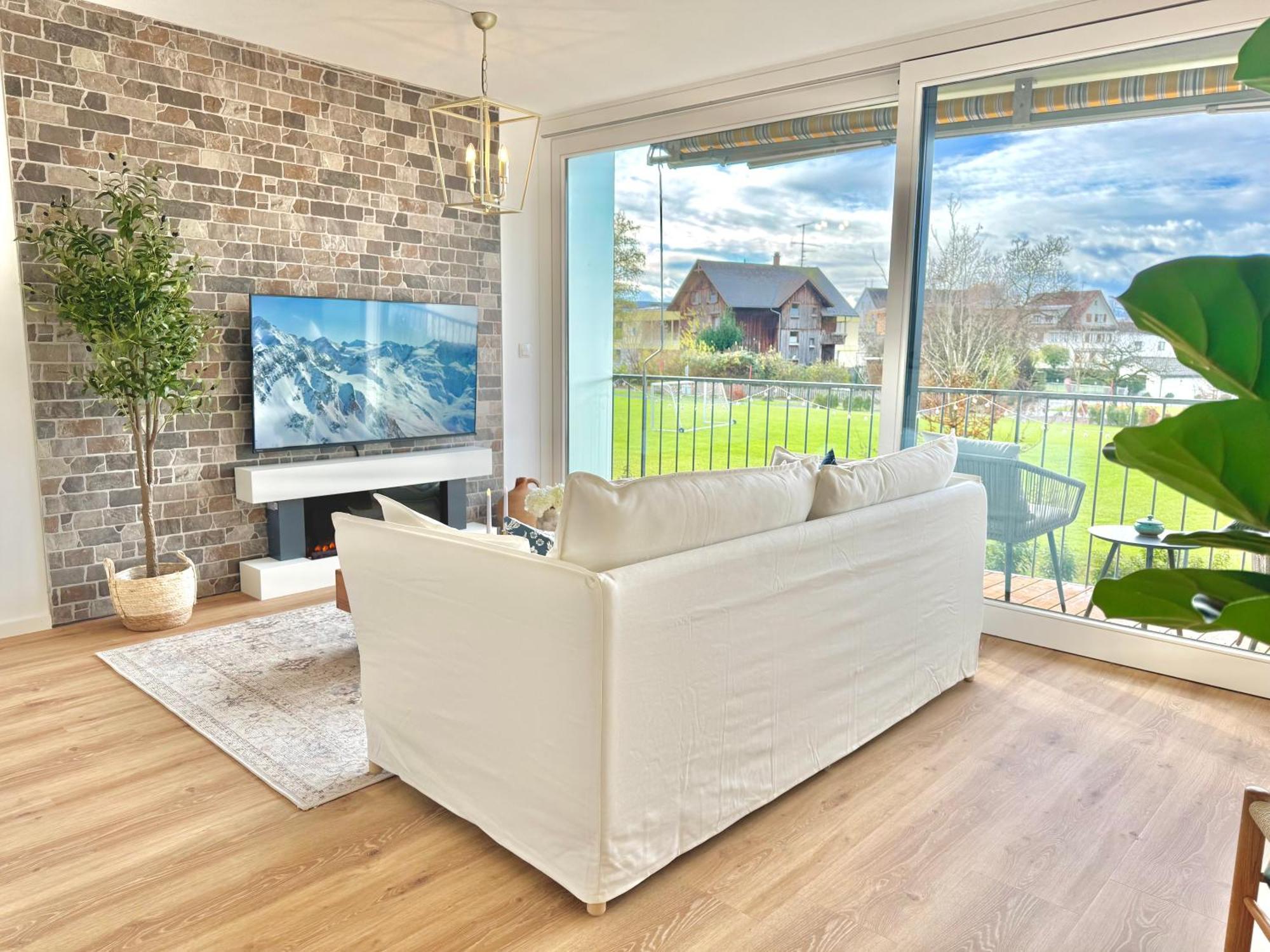 Flair Apartments Vorarlberg - Stilvolles Wohnen Nahe Bodensee & Alpen - Kueche, Balkon & Gratis Parkplatz بريجنتس الغرفة الصورة